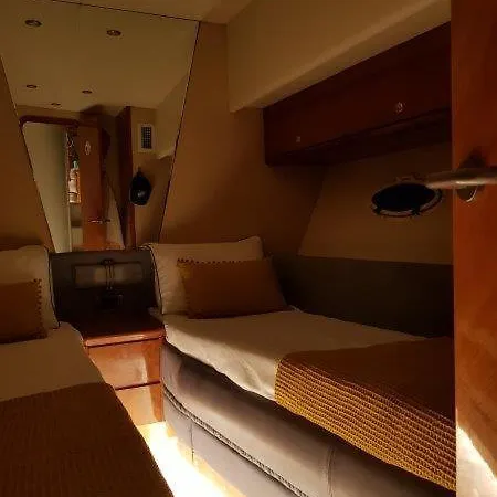 Niord Yacht Hotel en barco Lisboa