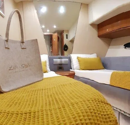 Hotel en barco Niord Yacht