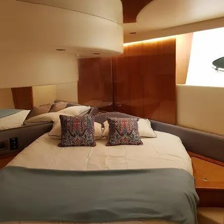 Niord Yacht Hotel en barco