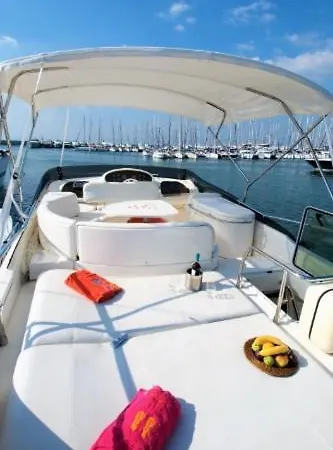 Ботель Niord Yacht Лиссабон